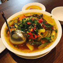 Huong Xua - This is my favourite soup, canh chua / aigre-douce