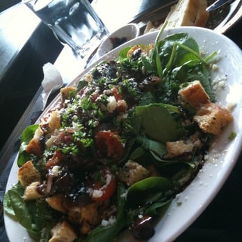Monets Wine Bistro - Mmmmmmm - French Near Me - Exeter, California
