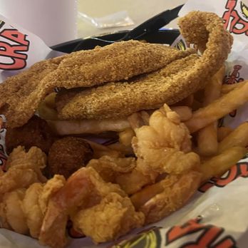 Circle M Crawfish - Shrimp and Catfish - Cajun/Creole Near Me - Big Sandy, Texas