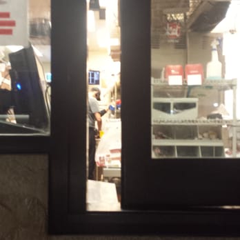 KFC - Straight up microwaving their food, too - Fast Food Near Me - Santa Paula, California