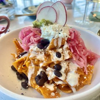 Amora - Chilaquiles rojos sencillos - Mexican Near Me