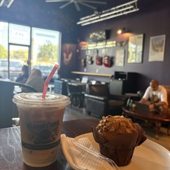 Classic Rock Coffee - Banana nut muffin and vanilla latte - Coffee & Tea Near Me - San Antonio, Texas