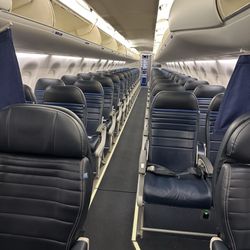 United Airlines - UA5355 ICT-DEN on an E175