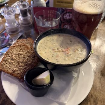 The Kings Head - Seafood chowder - Pubs Near Me - Galway, G The Kings Head - Seafood chowder - Pubs Near Me - Galway, G