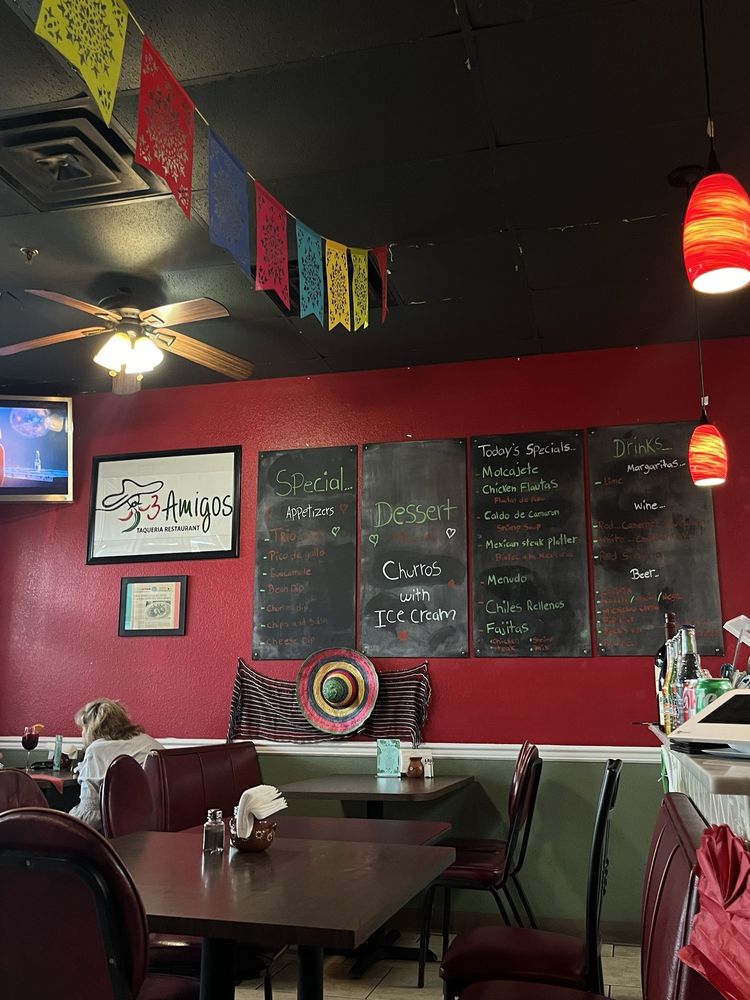 Tres Amigos Taqueria
