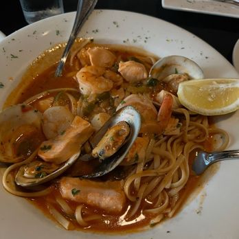 Magellan's - A really really good sea food pasta - New American Near Me - Tracy, California
