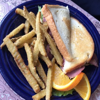 Rendezvous Diner - PLT and fried pickles which was amazing - American Near Me - Greer, Arizona