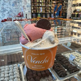Venchi - Raspberry, hazelnut, milk chocolate wafer in a cup - Gelato Near Me - Santa Clara, California