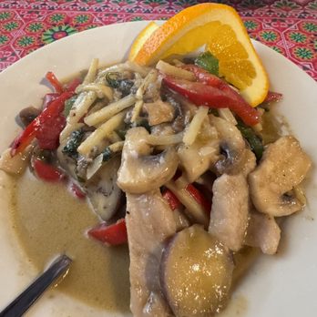 Kue's Cafe - Green Curry with Pork - Chinese Near Me - Dunedin, Florida