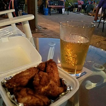 Crafter's Brew - Wings and beer outside - American Near Me - Oak Ridge, Tennessee