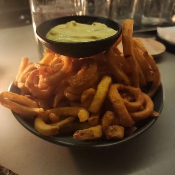 Suite 115 - Curly fries with curry mayo - Cocktail Bars Near Me - Toronto, Ontario Suite 115 - Curly fries with curry mayo - Cocktail Bars Near Me - Toronto, Ontario