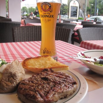 BLOCK HOUSE Am Alexanderplatz - Beer and food - Steakhouses Near Me - Berlin, BE