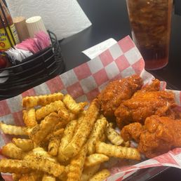 6pc buffalo wings, Cajun Fries ft. Sweet Tea 6pc buffalo wings, Cajun Fries ft. Sweet Tea