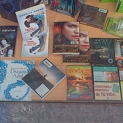 Cúspide Libros