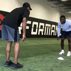 Pursue Performance - Coach Flight working with Dallas Cowboys, Xavier Woods.