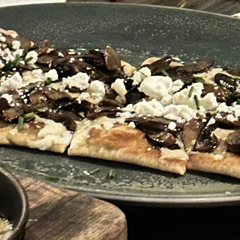 Bosscat Kitchen & Libations - Flatbread appetizer - Bars Near Me - Orange, California Bosscat Kitchen & Libations - Flatbread appetizer - Bars Near Me - Orange, California
