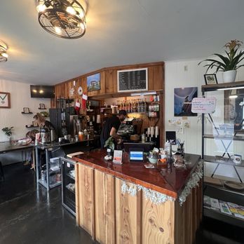 Kissing Rock Coffee - Inside - Coffee Roasteries Near Me - Gold Beach, Oregon Kissing Rock Coffee - Inside - Coffee Roasteries Near Me - Gold Beach, Oregon