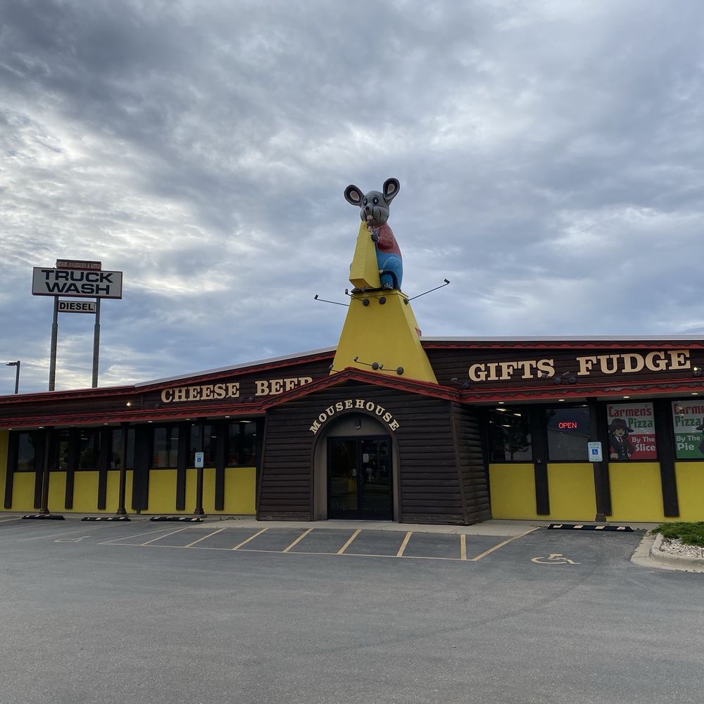 Mousehouse Cheesehaus - Outside - Cheese Shops Near Me - Windsor, Wisconsin Mousehouse Cheesehaus - Outside - Cheese Shops Near Me - Windsor, Wisconsin