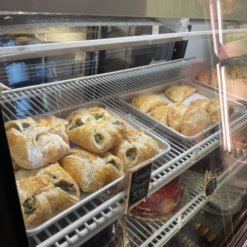 The Cake Shop - Desserts Near Me - Tampa, Florida