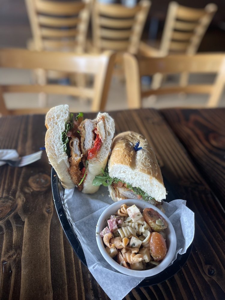 Food from Pizzeria Leopold