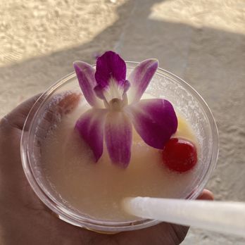 Koa Oasis - Mango flow!  The Mango Flow is so good you def can taste the mango. Refreshing for beach time. - Dive Bars Near Me - Honolulu, Hawaii