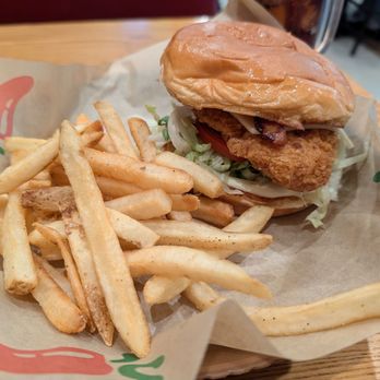 Chili's - Chicken Burger with fries - Bars Near Me - DFW Airport, Texas Chili's - Chicken Burger with fries - Bars Near Me - DFW Airport, Texas
