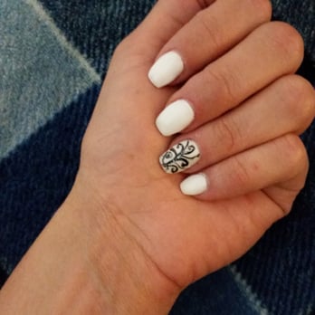 Jeannys Nails - Rough design paint, done in less than 30 seconds - Nail Salons Near Me - Redondo Beach, California