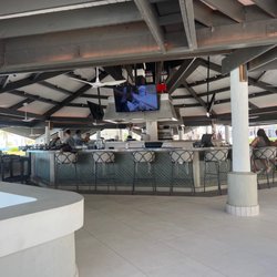 Ballyhoo Bar & Grill