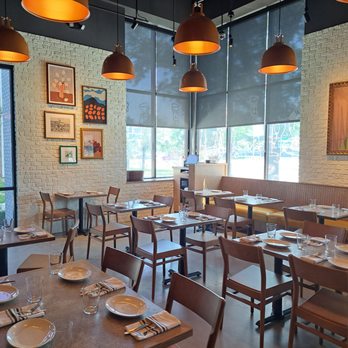 Piccolo Buco - Wine Bars Near Me - Schaumburg, Illinois
