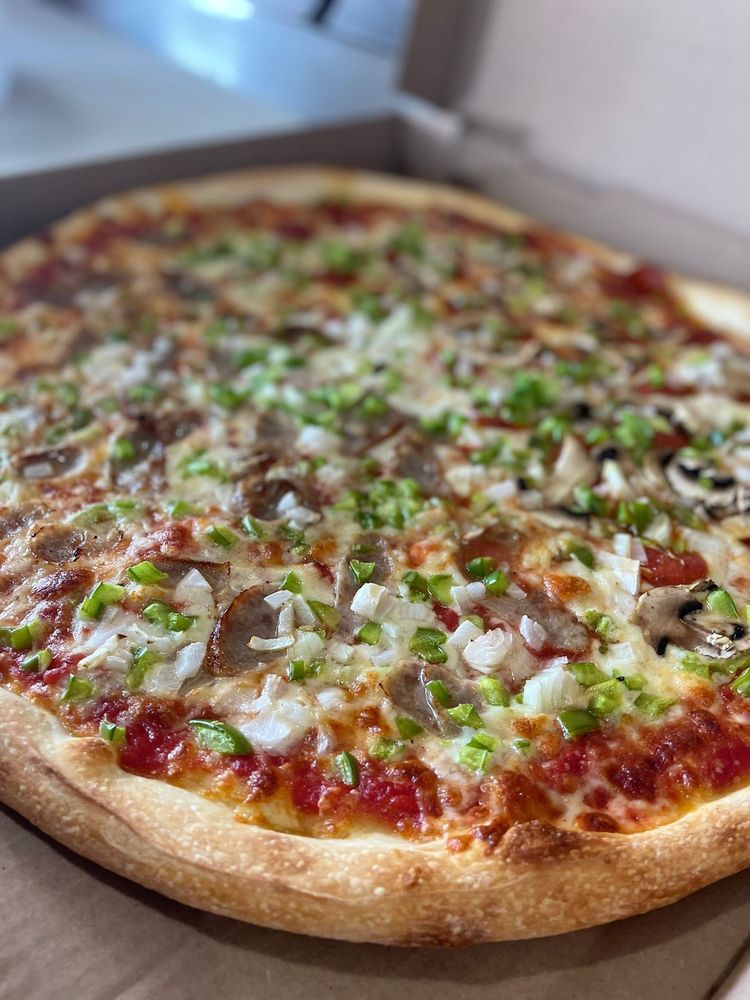 WISEGUYS PIZZERIA & BAR CLOSED Updated March 2024 29 Photos & 18 Reviews 2600 Broadway