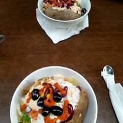 Alisna - Kumpir mit Soße und Salat für 3,90€