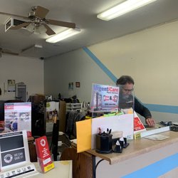 UrgentiCare iPhone Repair - IPhone Repair with Roberto