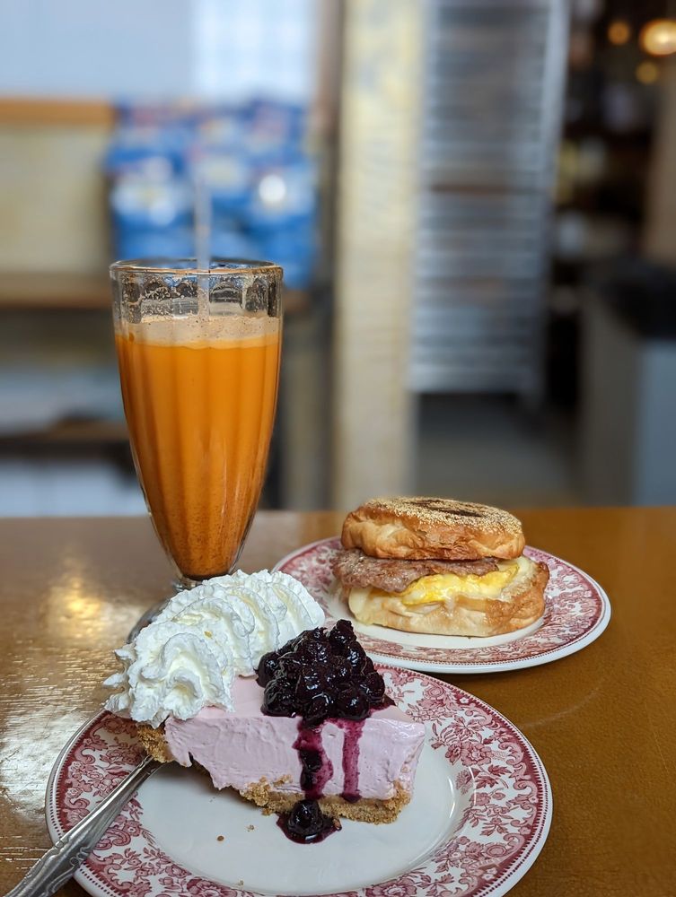 SPINNING J BAKERY AND SODA FOUNTAIN Updated May 2024 568 Photos