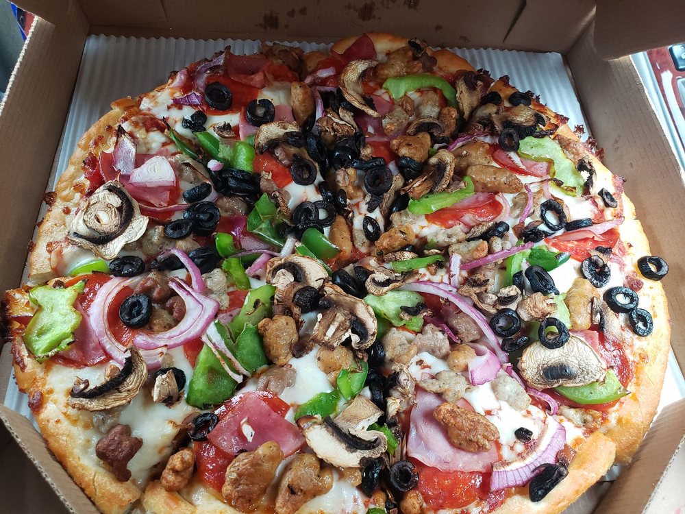 PIZZA HUT Updated August 2024 11 Photos & 12 Reviews 55 S Miller Dr, Sunbury, Ohio