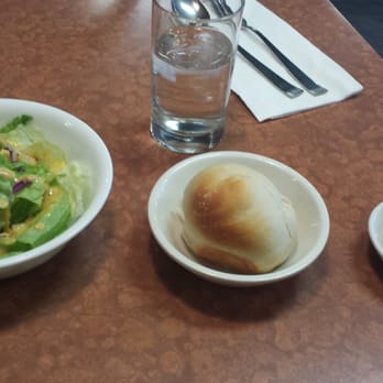 Akane Chaya - Lunch: Salad, delicious freshly baked Akane roll with olive oil and balsamic vinegar dipping sauce - Japanese Near Me - Gardena, California