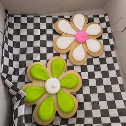 Becker's Bakery - Flower cookie
