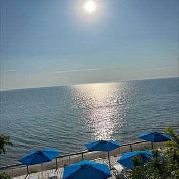 Lake Shore Resort - Resorts Near Me - Saugatuck, Michigan