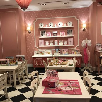 The Eloise Shop - Toy Stores Near Me - New York, New York
