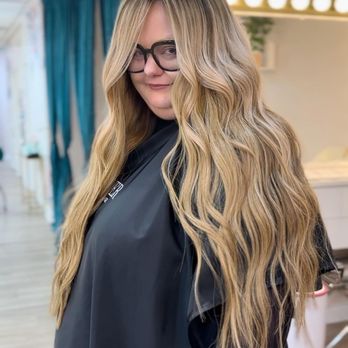 B BAUER Hair Lounge - Hair Salons Near Me - Des Plaines, Illinois