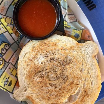Minion Cafe - Grilled Cheese w/ Tomato Soup + Minion Tots - Cafes Near Me - Universal City, California