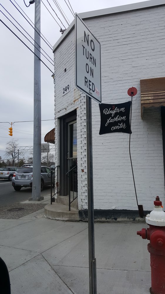 SCRUBS & BEYOND Updated September 2024 14 Reviews 216 Glen Cove