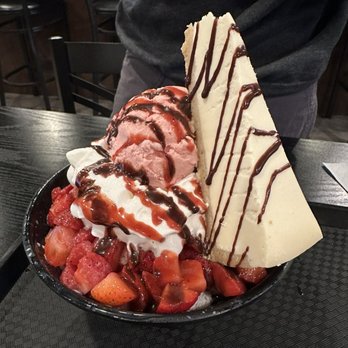 Kimchi Garden - strawberry bingsu - Korean Near Me - Berkeley, California