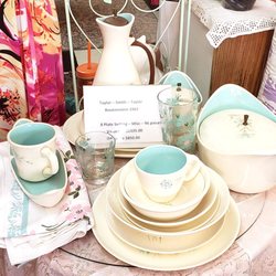 Vintage Resale Shoppe - Dinnerware Set
