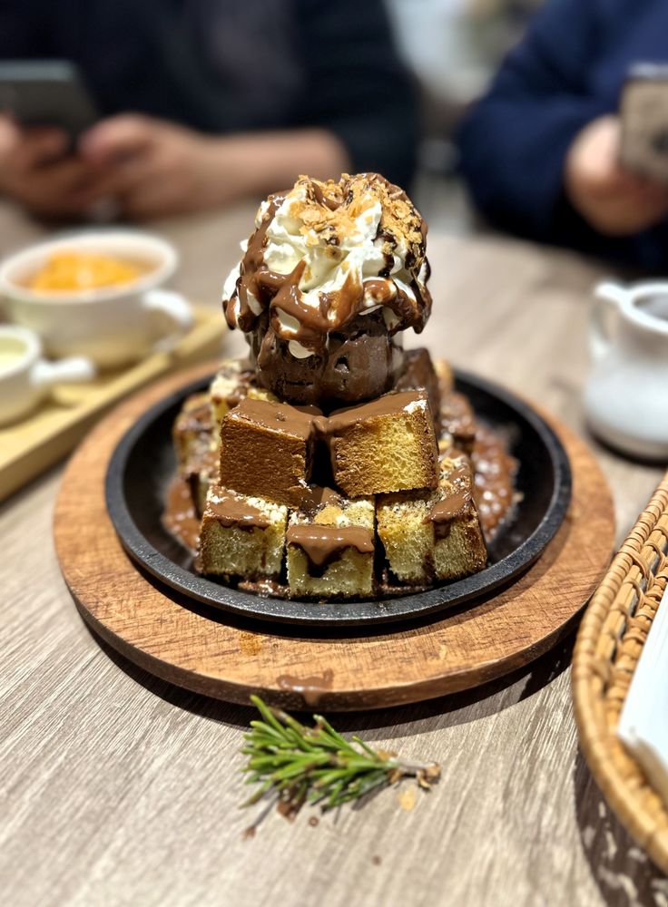 A Buttercup Dessert House