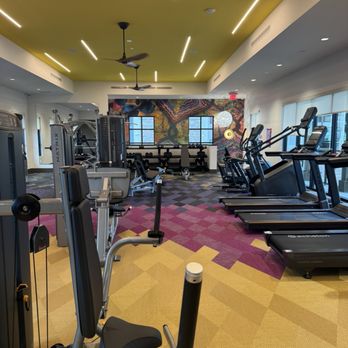 CALIXA Apartment Homes - GYM - Apartments Near Me - Camarillo, California