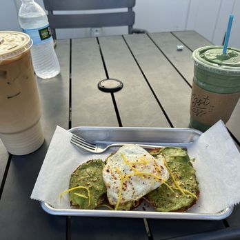 East Pass Coffee - Seasonal coffee, green drink smoothie, avocado toast - Coffee & Tea Near Me - Destin, Florida