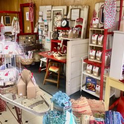 Red Apron Vintage - Salsa, brownie and bread mixes, jewelry, flour sack bags and aprons.