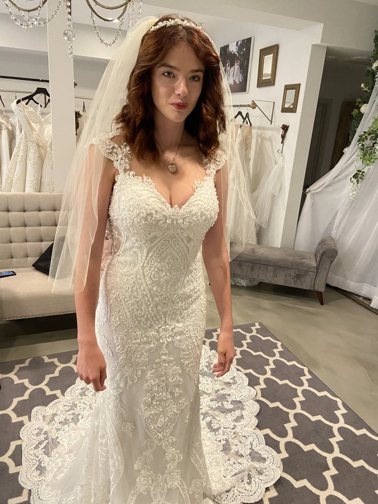 Ashley Nadine Bridal Boutique Logo