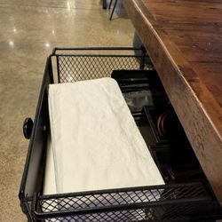 Pho Haven - Self serve table