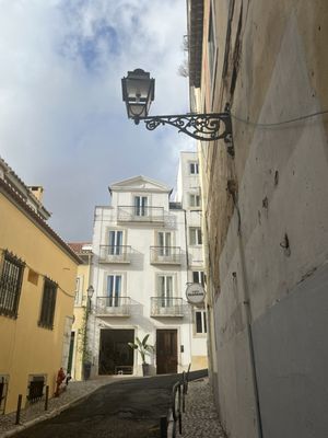 The Late Birds Lisbon by null